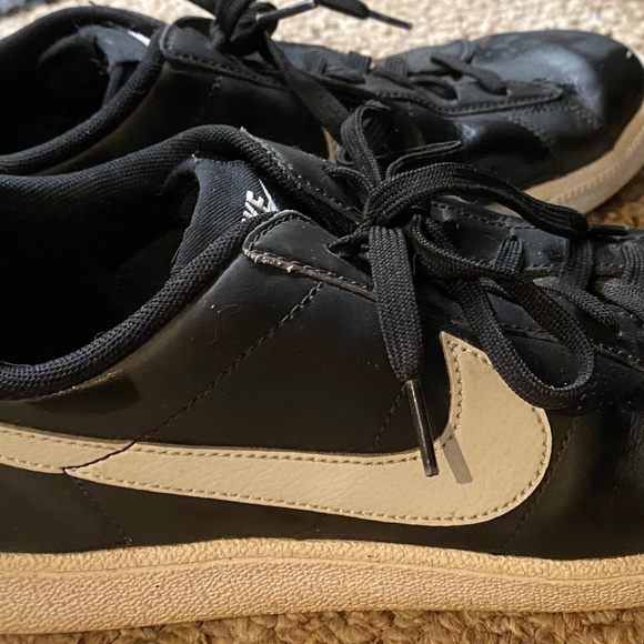 Men’s Nikes - Picture 1 of 7